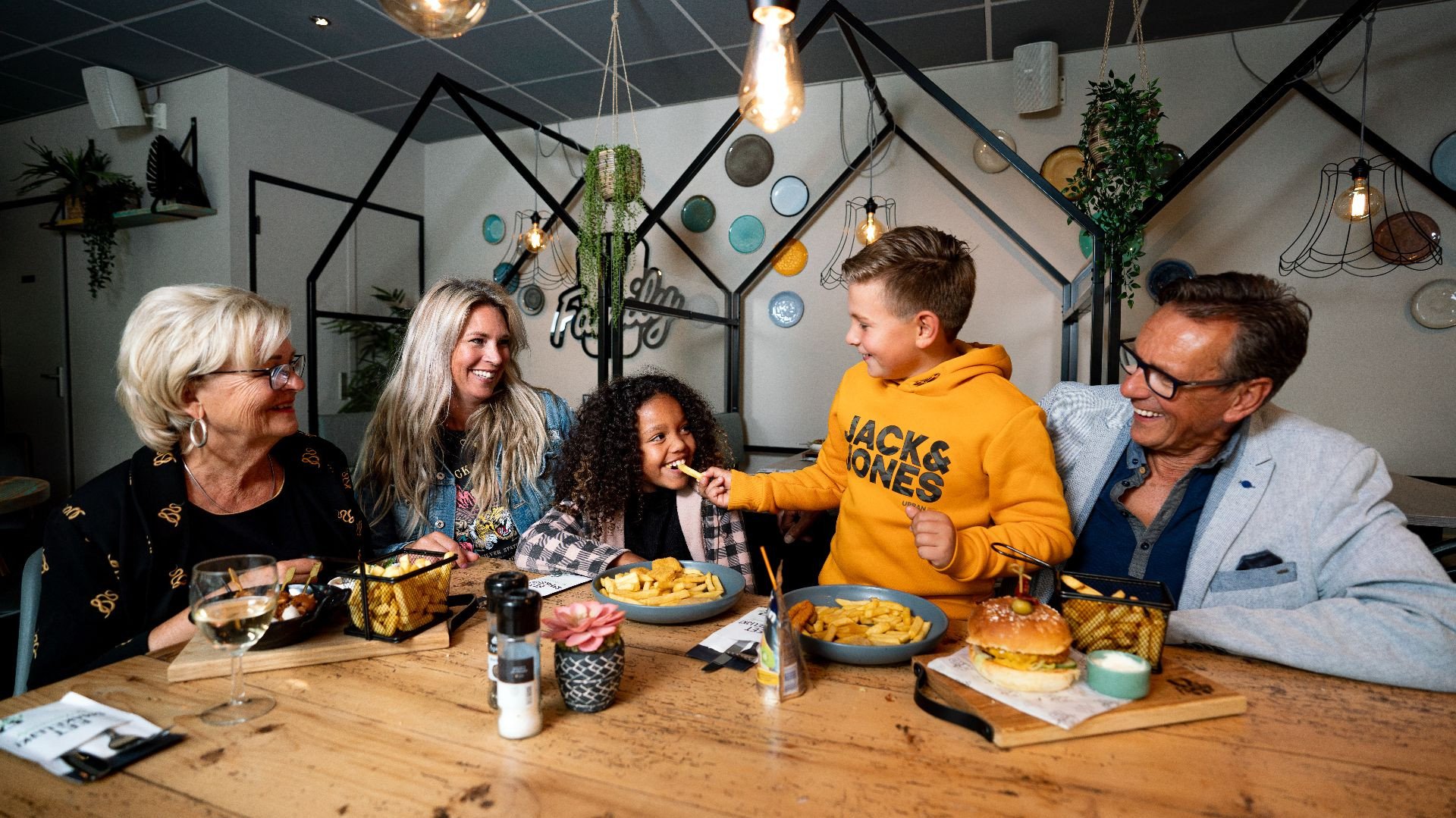 Eten bij Family met het hele gezin